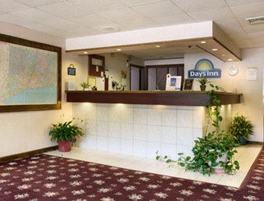 Days Inn By Wyndham Berlin Meriden Zewnętrze zdjęcie